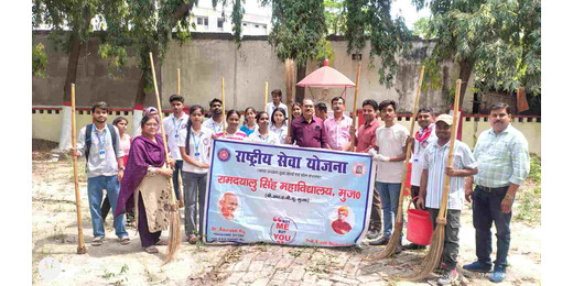 रामदयालु सिंह महाविद्यालय में एनएसएस का स्वच्छता अभियान, छात्रों को किया जागरूक